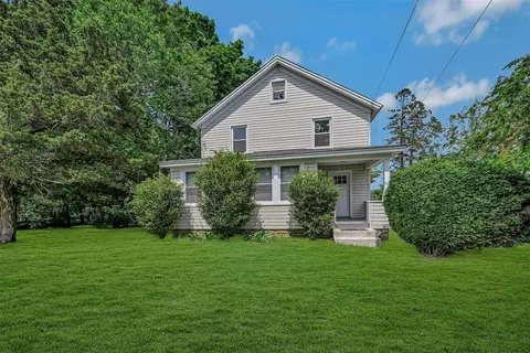 506 Raynor Ave, Riverhead, NY 11901