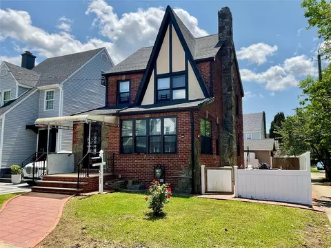 241-02 86th Rd, New York, NY 11426
