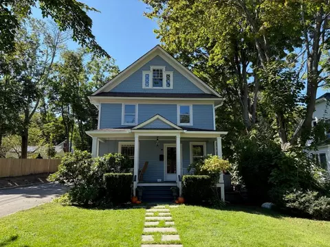 67 W Neck Rd, Huntington, NY 11743