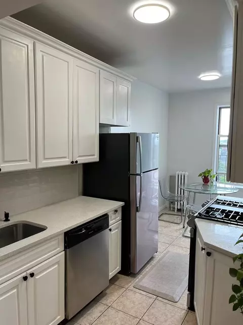 3591 161 St #6L, Flushing, NY 11358