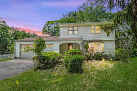 5 Crystal St, Ramapo, NY 10977