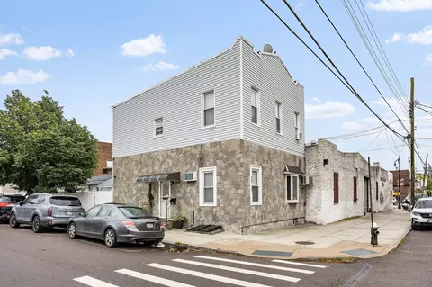5801 59th St, Maspeth, NY 11378
