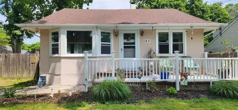 63 Parkview Dr, Shirley, NY 11967