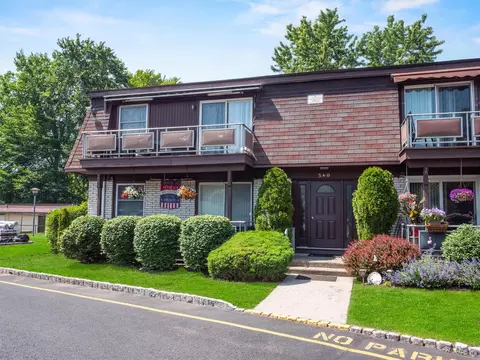 5 Church Ln #A, Clarkstown, NY 10989