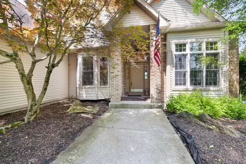 87 Dakota Dr, East Fishkill, NY 12533