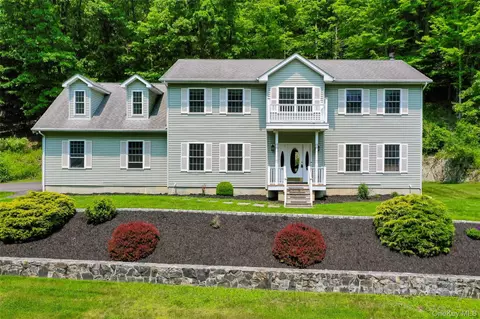 137 Barmore Rd, La Grange, NY 12540