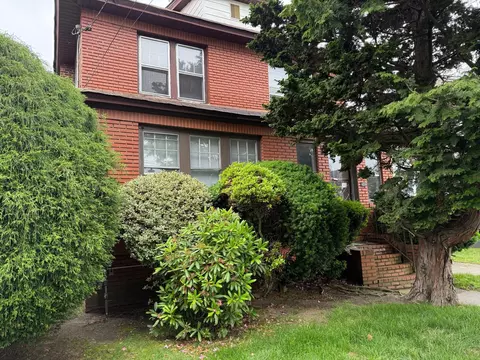 401 Oakland Ave, Cedarhurst, NY 11516