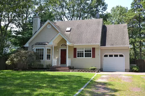 156 Horseblock Rd, Centereach, NY 11720