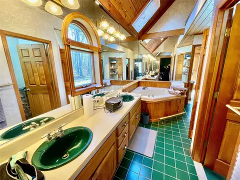 Bath - 71 Saddleback Ridge Rd, Shawangunk, NY 12589 photo 2 of 2