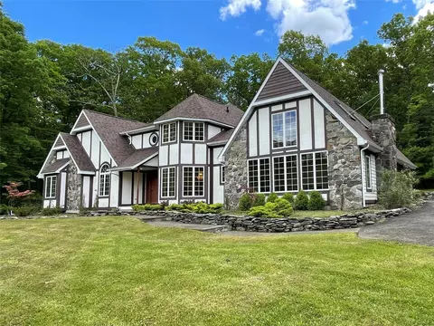 Exterior - 71 Saddleback Ridge Rd, Shawangunk, NY 12589 photo 3 of 7