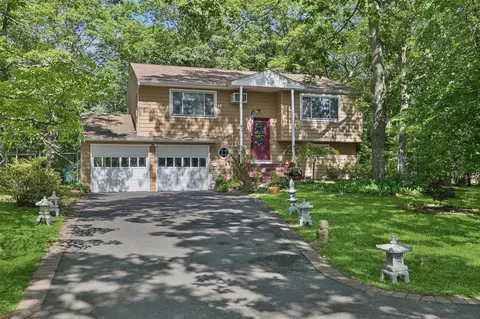 102 Carman Rd, Dix Hills, NY 11746