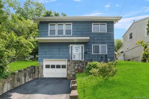 102 Maple St, Cortlandt, NY 10520