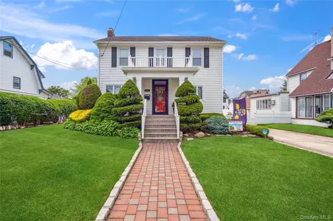 25 Davison Ave, East Rockaway, NY 11518