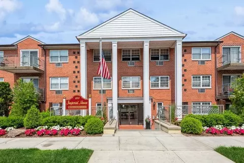 250 N Village Ave #B3, Rockville Centre, NY 11570