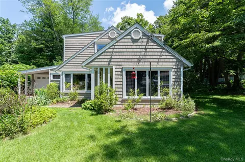 94 East Way, Mount Kisco, NY 10549
