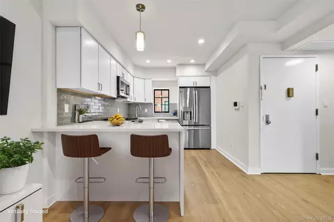 25-25 31st Ave #6B, Astoria, NY 11106