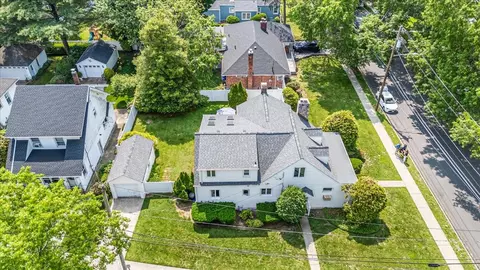 858 Stanton Ave, Baldwin, NY 11510