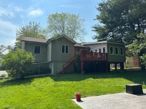 8 Dara Ln, Wappinger, NY 12590