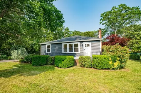 145 Cambon Ave, Saint James, NY 11780