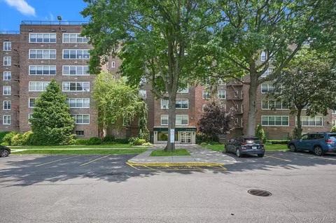 211-40 18th Ave #4A, New York, NY 11360