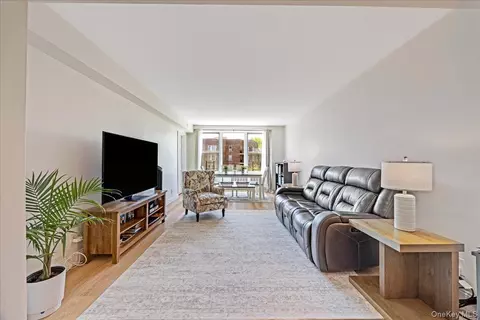 2736 Independence Ave #6C, New York, NY 10463