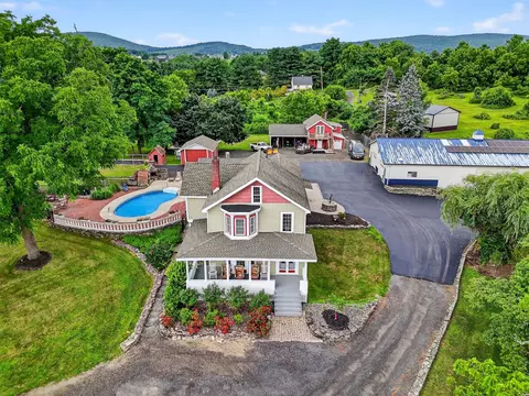 38 Clarkes Ln, Milton, NY 12547