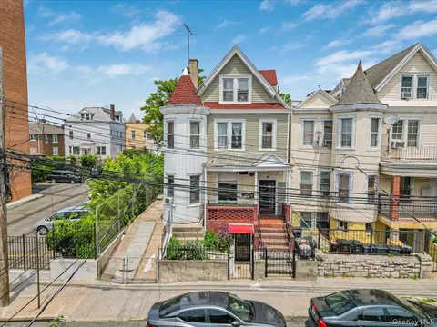 661 E 225th St, New York, NY 10466
