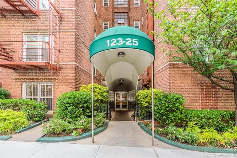 12325 82nd Ave #4K, Kew Gardens, NY 11415
