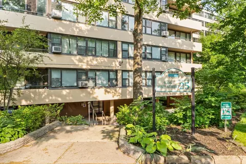 9-05 166th St #4A, New York, NY 11357