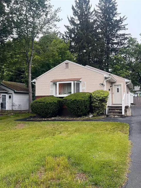 13 W Hickory St, Ramapo, NY 10977