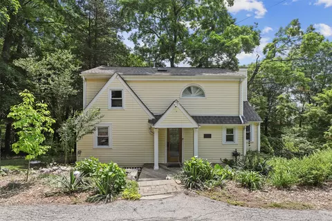 3841 Indian Hill Rd, Yorktown, NY 10588