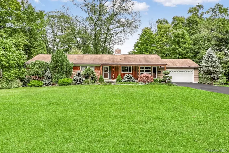Exterior - 47 Mayer Dr, Ramapo, NY 10901 photo 3 of 9