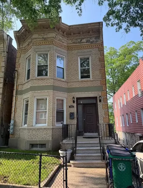 251 E 235th St, New York, NY 10470