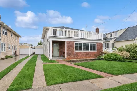 106 Maple Blvd, Long Beach, NY 11561