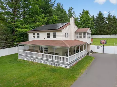 98 Greenhaven Rd, Beekman, NY 12570