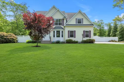 3 Horstead Ct, Yaphank, NY 11980