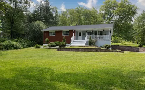 52 Old Chester Rd, Goshen, NY 10924