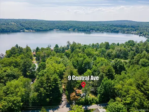 9 Central Ave, Thompson, NY 12701