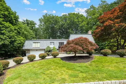 15 Dunmore Rd, Clarkstown, NY 10956
