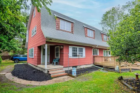 97 Elder Dr, Mastic Beach, NY 11951