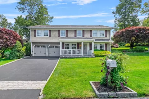 1658 Summit St, Yorktown, NY 10598