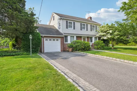 54 Ogden Ave, North Hempstead, NY 11596