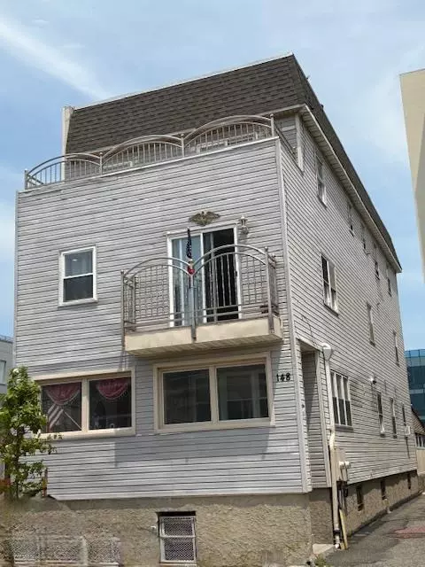 148 Beach 97 St, Far Rockaway, NY 11693