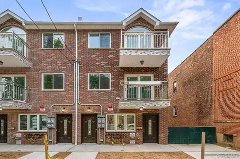 10605 49th Ave, New York, NY 11368