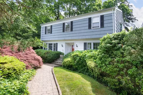 3 Little Ln, White Plains, NY 10605