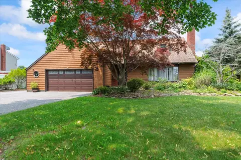 1057 Carlls Straight Path, Dix Hills, NY 11746