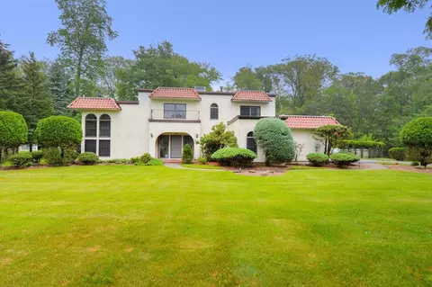 5 Rubinstein Ct, Ramapo, NY 10977