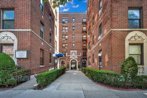 7401 4th Ave #E7, Brooklyn, NY 11209