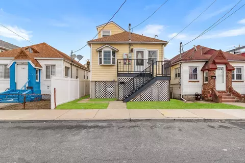 310 Beach 39th St, New York, NY 11691
