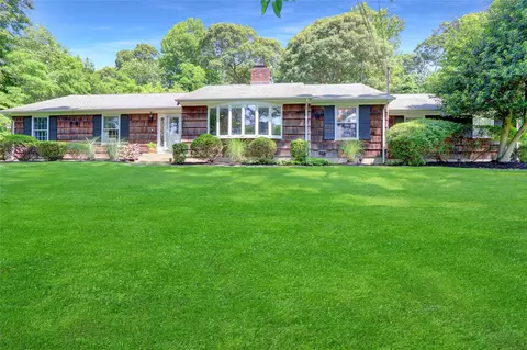 3 Night Heron Dr, Stony Brook, NY 11790